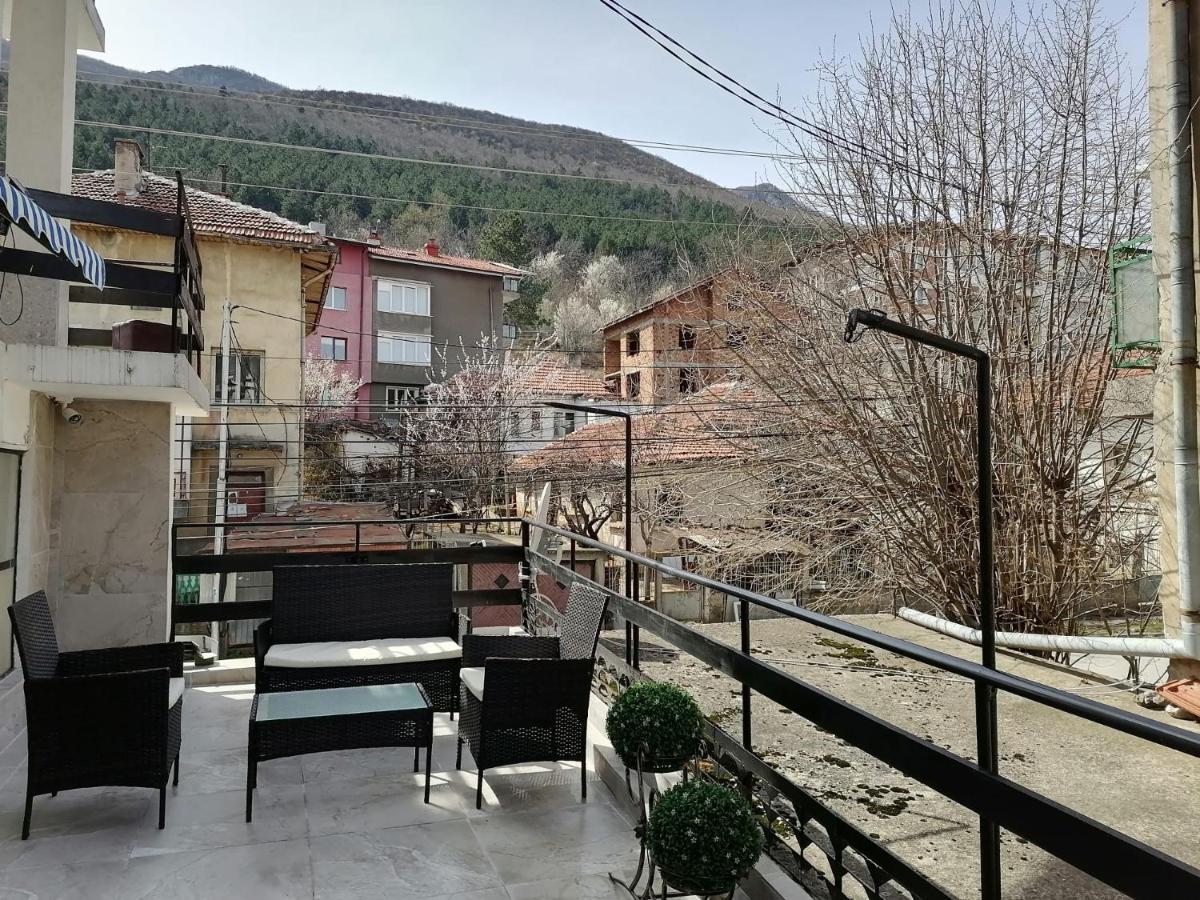 Студио Vratsa Luaran gambar
